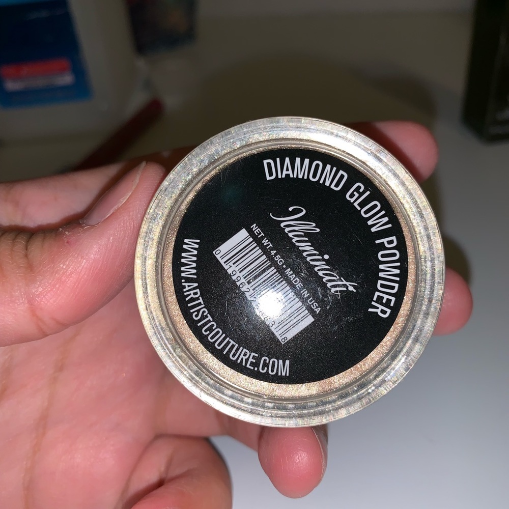 Artist Couture Diamond Glow Powder Illuminati